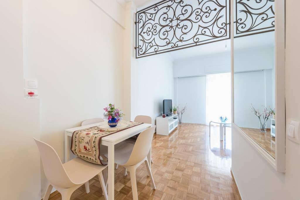 New! Bright & Remodeled 1Bed Apt 2Min Walk To Acropolis アテネ エクステリア 写真